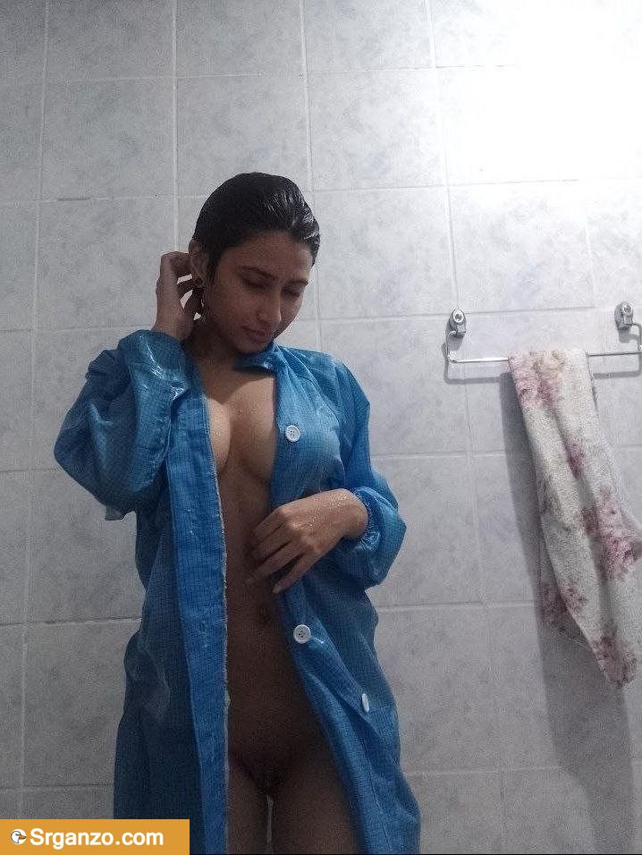 Hermosa tetona cachonda 1