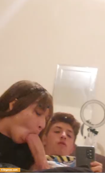 Morra petera se la chupa a su mejor amigo y se graba en video. 1