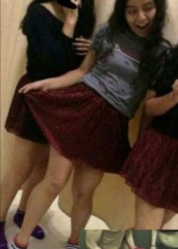 Estas putitas se dejan follar por su profesor y se graban. 4