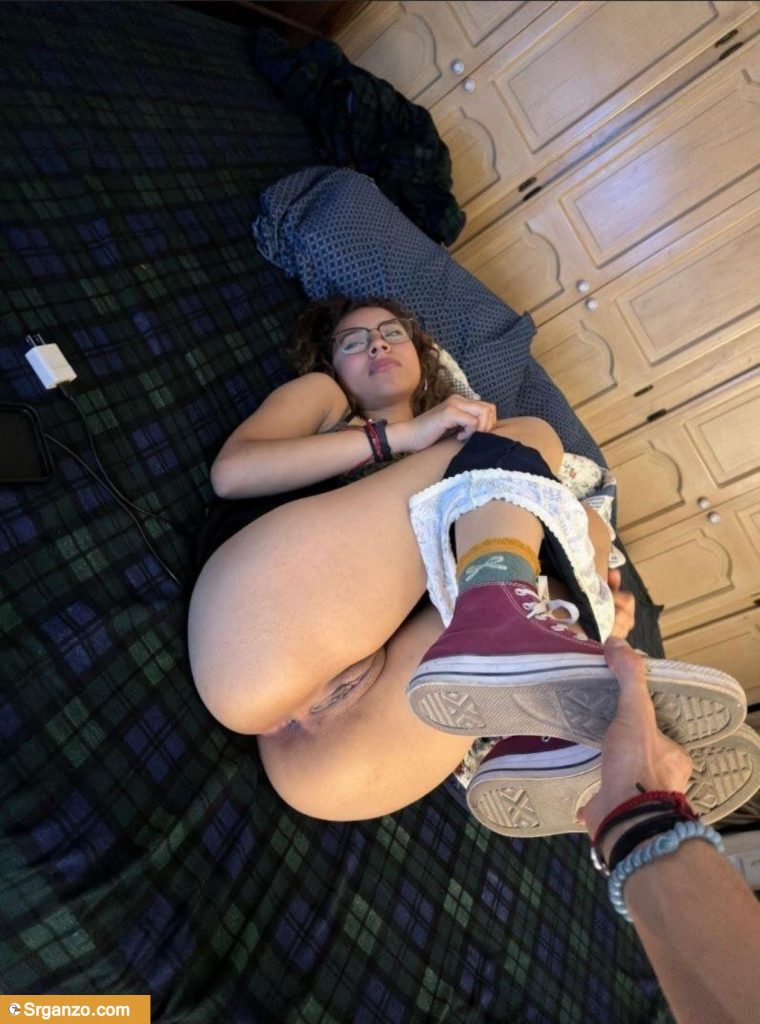 Esta flaca putita se deja detonar por todos lados y hacer pack. 1