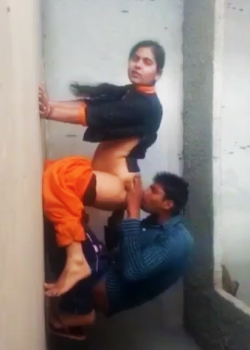 La pone de perrito y le besa el CULOTE + videito 5