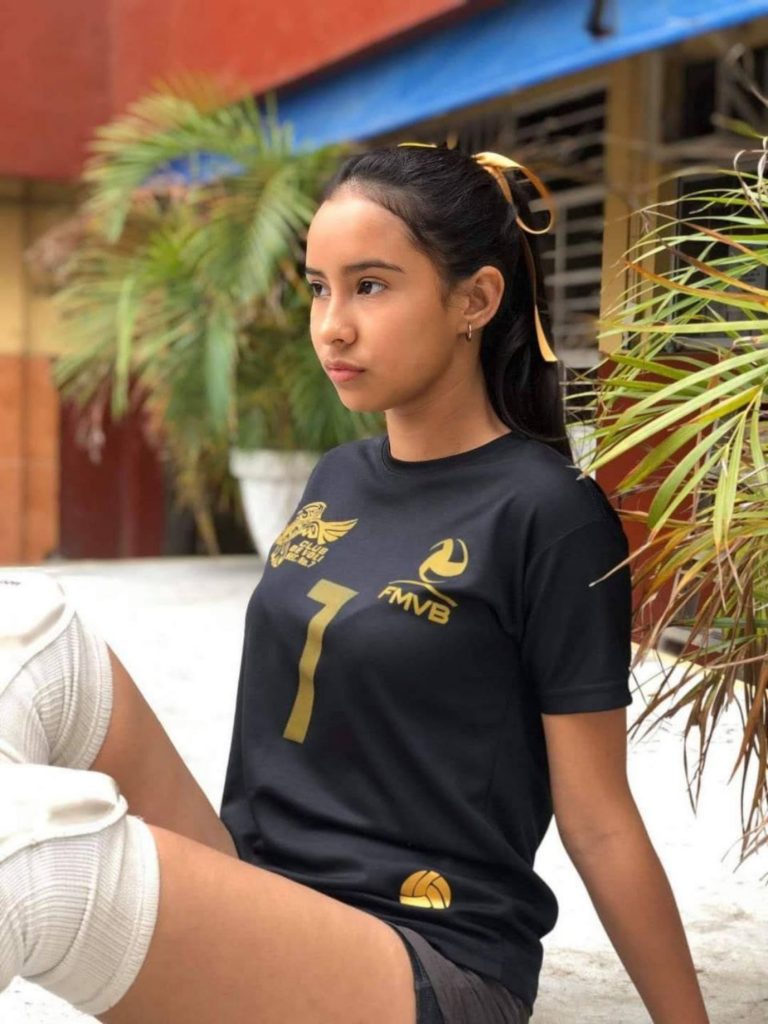Pendejita colegiala se filtran sus fotos y videos 1