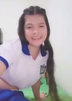 Linda Colegiala Blanquita+ Vídeo Desnudita 7