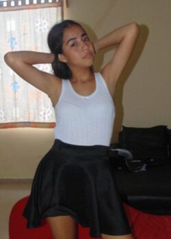 Rica Colegiala Nalgona + Full Pack 23