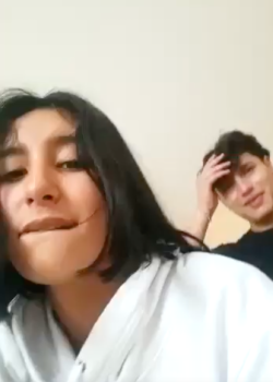 Pendeja queriendose hacer la mas puta para CACHAR 3