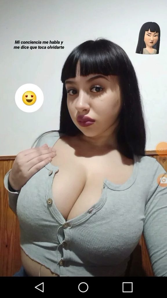 Pendeja trola de argentina con tremendas tetas 1