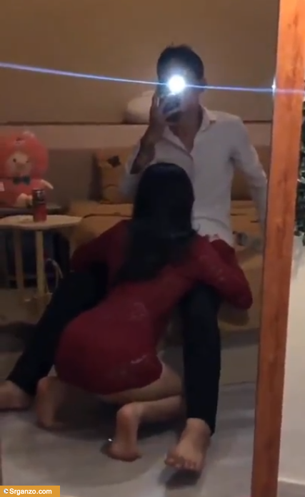 Primos se pierden en la fiesta para coger en la habitacion. 1
