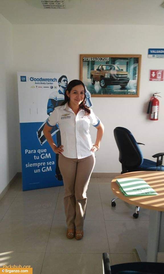 MI ex novia me pasa suculentas nudes cada que quiere que la detone. 1