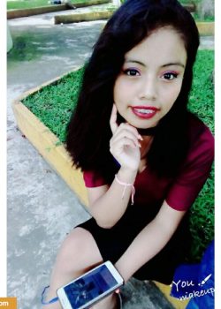 Esta morrita en pack ricolino con nudes y videos. 13