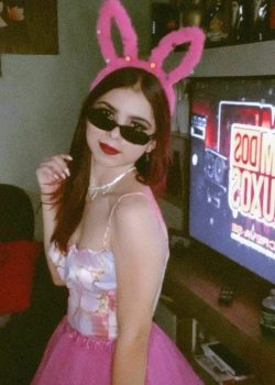 Pelirroja putita se le filtra su pack. 7