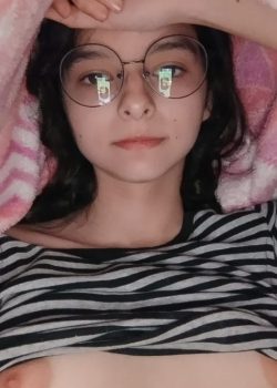 Morrita cogiendo en videos caseros. 4