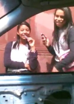 Morritas colegialas les gusta ver el PENE del chofer + VIDEOS 2
