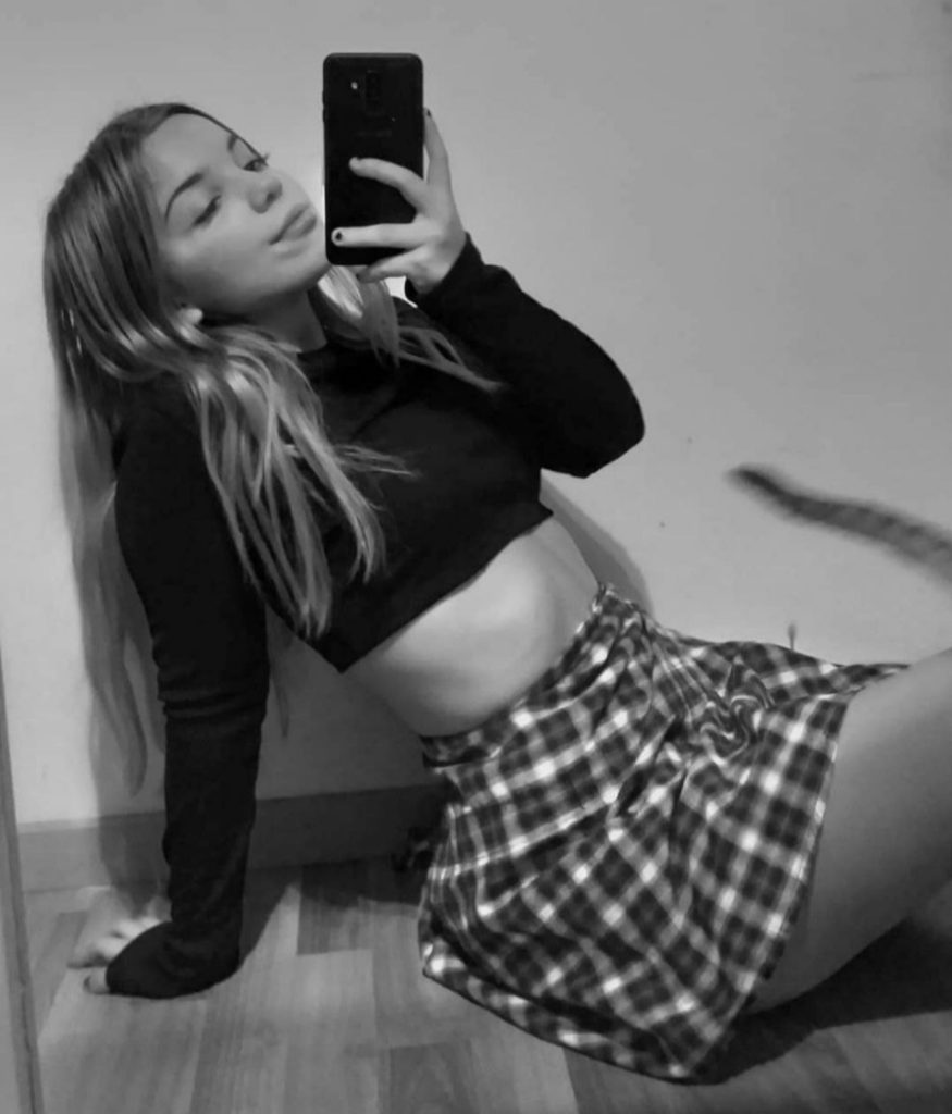 Aporte de pendeja culona universitaria 1