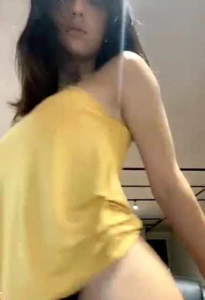 Pendejita rica de buen culaso + video 1