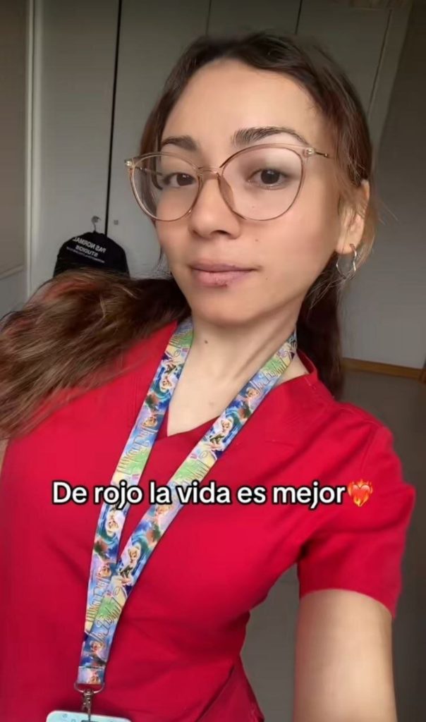 Rocio enfermera me manda fotos y es una putita 1