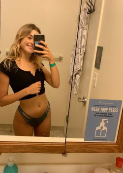 Luciana colegiala de tetas pequeñas se termina filtrando 11