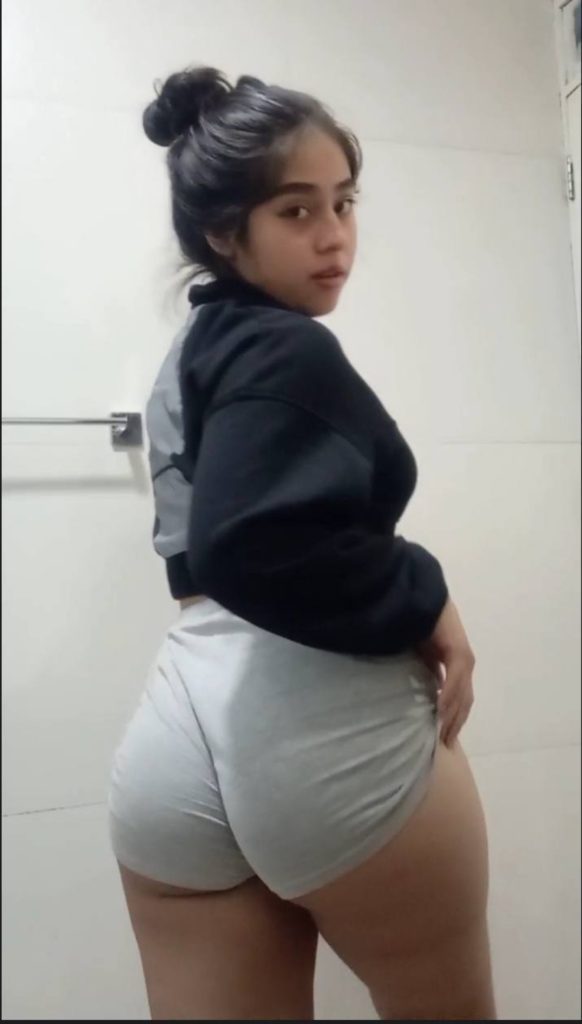 Morra de 18 años hace videollamada desnudandose 1