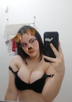 Pendeja tetonaa de 19 años me llena de fotitos 2