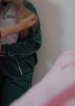 SIEMPRE Hay una Estudiante CULONA en el SALON! Esta Desarrollada! 5