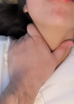 ESTUDIANTE DE ENFERMERÍA BIEN CALIENTE la tímida del salón 2