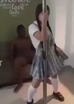 Cogiendo por dinero paga sus estudios 11