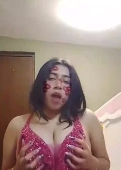 Rica jovencita bien hot 18