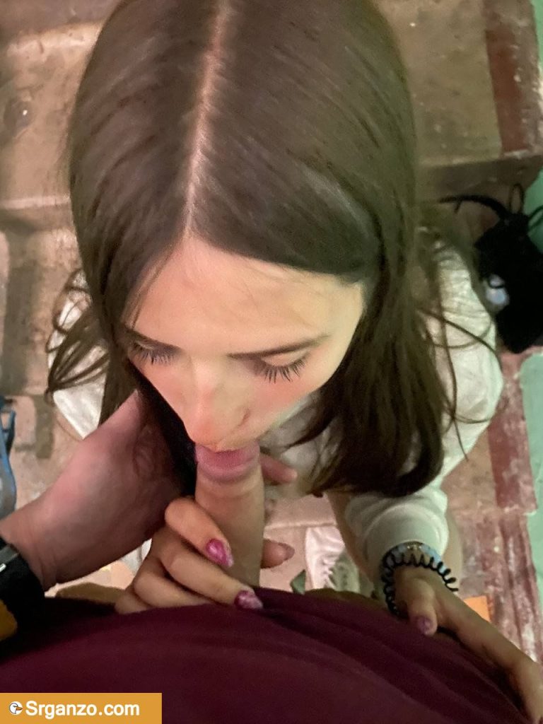 Encantadora joven fotos + video 1