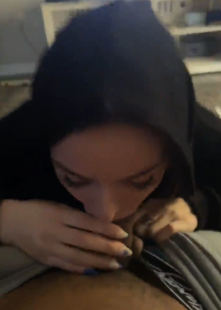 Se la mete hasta el fondo para tragarse la lechita. 11