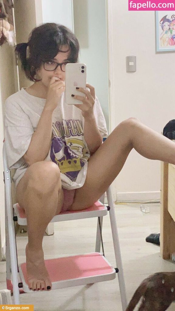 Gordita linda y traviesa hace videos caseros. 1