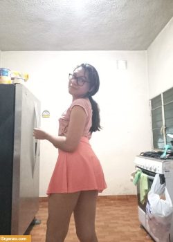 Detonando a esta nenita luego de la iglesia. 23