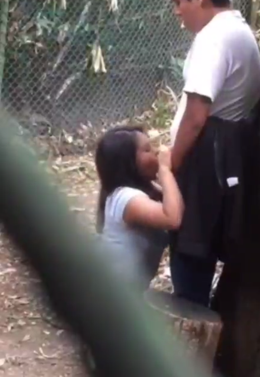 MAESTRA se la esta chupando a su ALUMNO 1