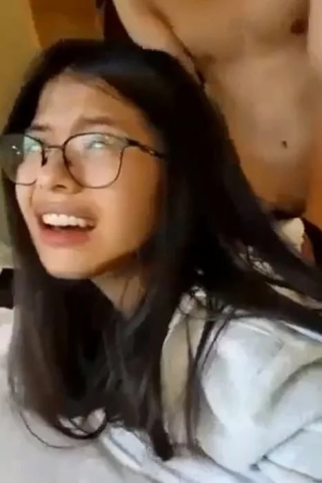 Le metio el PENE hasta el ÚTERO .... 1