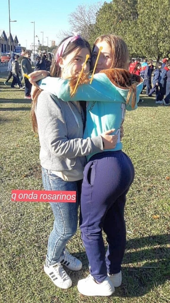 Egresada con tremendo culo se filtran sus nudes y pack 1