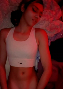 Descubriendo ciertos placeres la nena 6