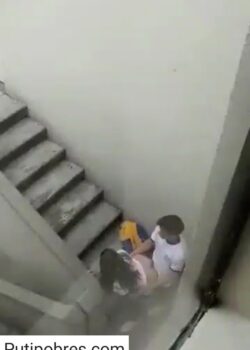 Pillados luego de clases cogiendo en el colegio 23