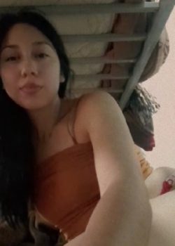 Mina Nalgona Se Masturba En Su Habitación 3