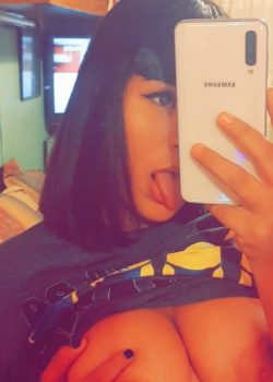 Putita tetona comparte nudes y se le filtran. 5