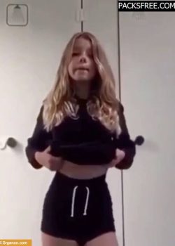 Pack jovencita coqueta pasando nudes y videos. 7