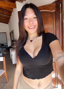 Pendeja trola arg con grandes tetas 7