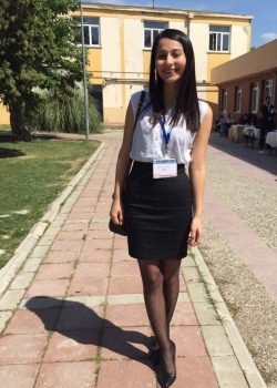 Compañera del trabajo tetona me manda nudes 7