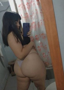 Morra culona de la prepa le manda sus fotos al profesor para pasar la materia 15