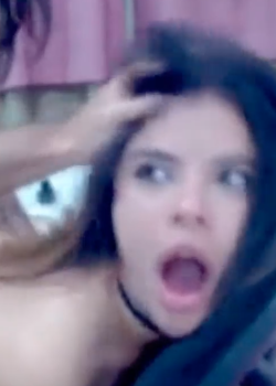 Puta veneca le gusta en cuatro y tragarse la leche 4