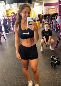 Pendeja del gym le gusta exhibirse y mostrar todito 18
