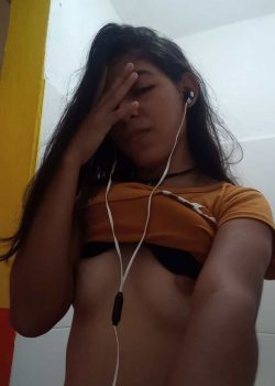 Fotos encontradas en el celular de mi hermanita putita 2