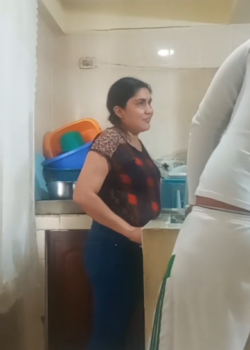 No me folles en la cocina, tu esposa llegará en cualquier momento. 13