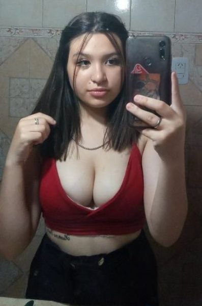 Cogiendome rico a la trolita de mi amiga 1