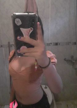 Pendejita trola de 18 añitos se filtra su pack 24