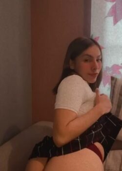 Colegiala Blanquita Nalgona + vídeo full 2