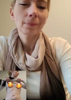 Mi profesora me manda video abriéndose el culo. 13