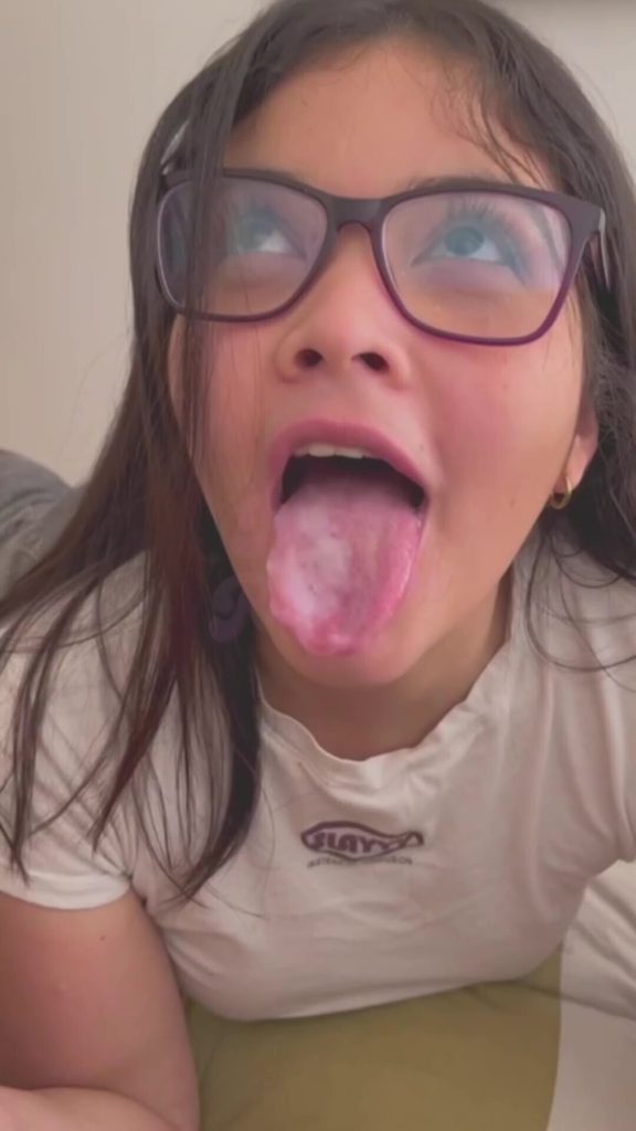 Morrita mex colegiala le gusta la verga de su amigo 1